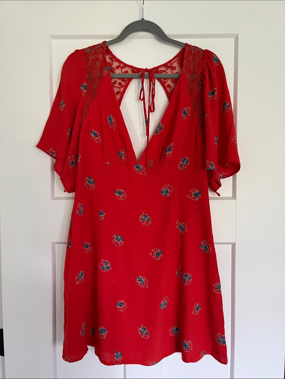 Free People Mockingbird Coral Red Floral Deep V Mini Dress - Size 10 - Picture 6 of 12